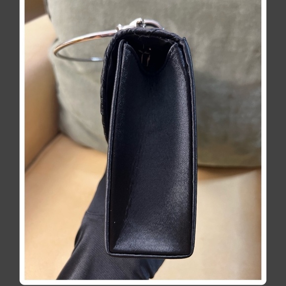 🔺SOLD🔺Black Satin Pleated-Flap Metal Handle Retro Evening Bag w/Detachable Strap - Picture 7 of 14